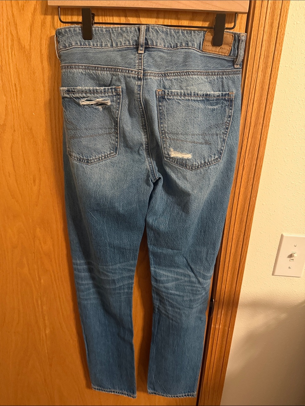 🫶🏼3 for $12!!🫶🏼 TomGirl style American Eagle Light Blue Distressed Straight leg - Picture 2 of 2